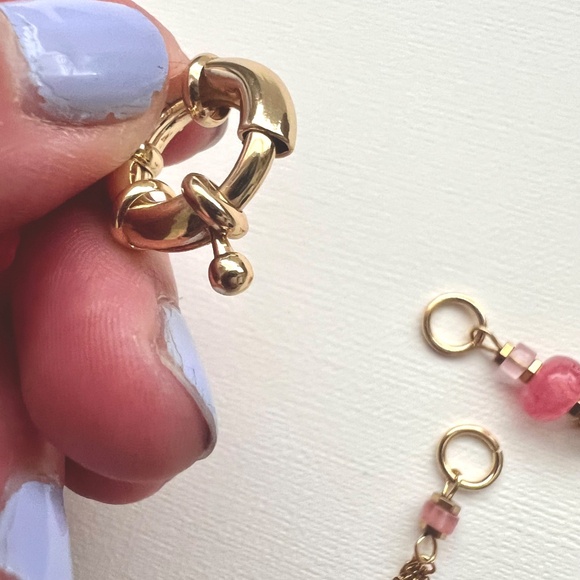 Watermelon pink beads round gold carabiner charm necklace with 3 charms - Picture 4 of 5